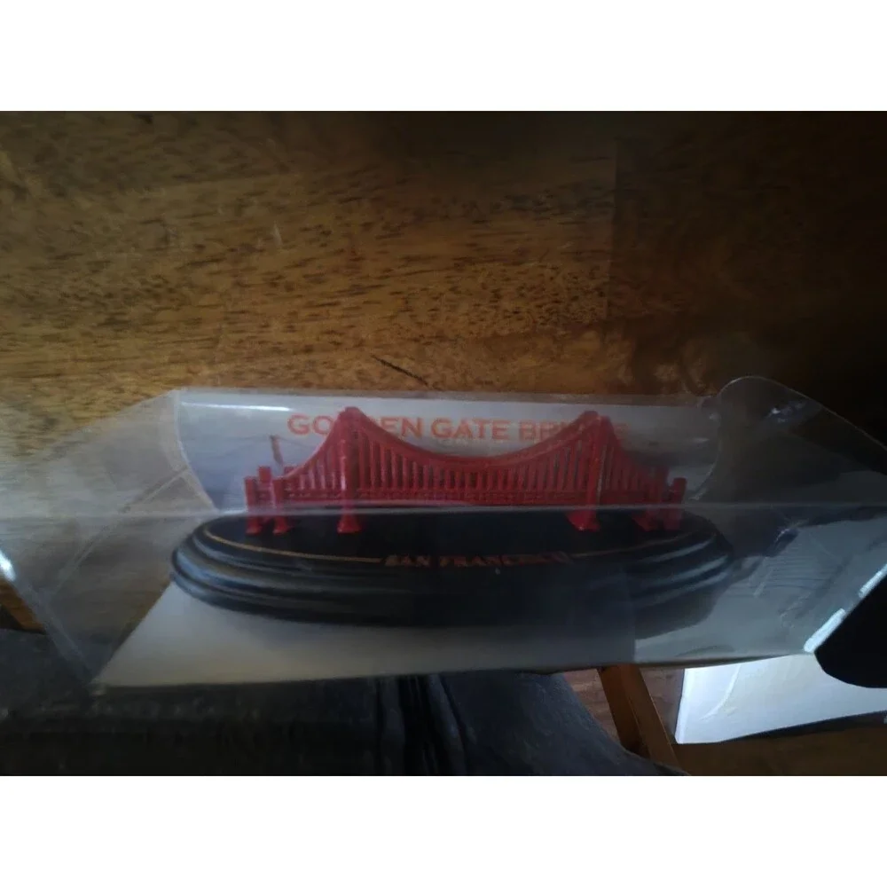 Golden gate‎ Bridge  Model New In Box